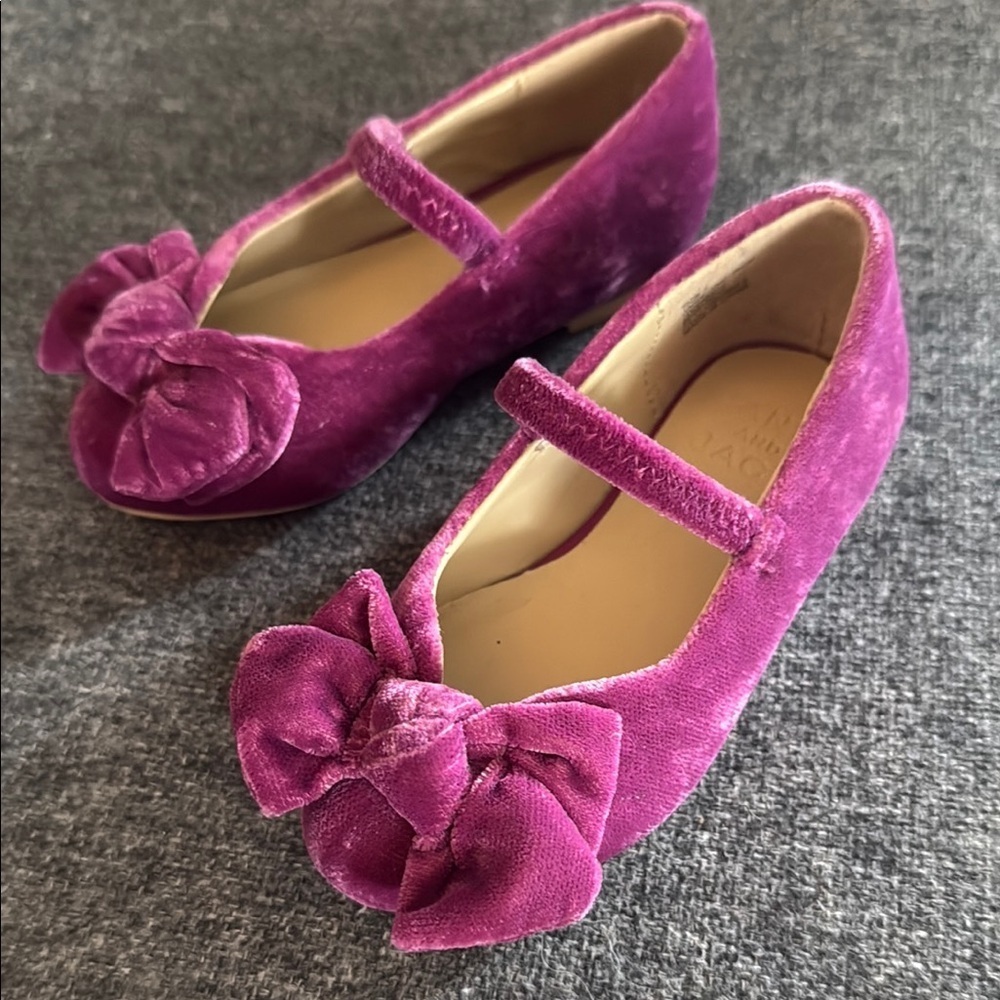 Janie and Jack Rose Velvet Baby Shoes with Bow. Size 5